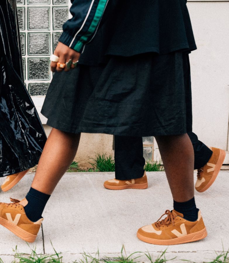 Veja V-10 Wildleder Kamelwüste TV48N261