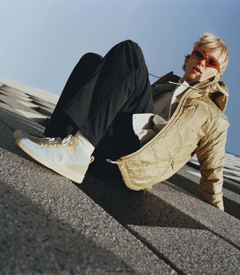 Veja V-15 Wildleder Jadeweiß Multico TV48N282